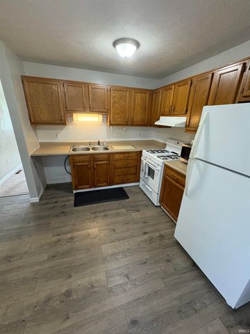 10365 Sunset Lane, Osceola, IN 46561