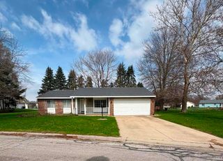 10365 Sunset Lane, Osceola, IN 46561