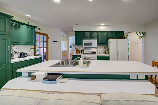 783 S Stony Point Road, Suttons Bay, MI 49682