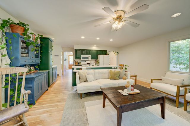 783 S Stony Point Road, Suttons Bay, MI 49682