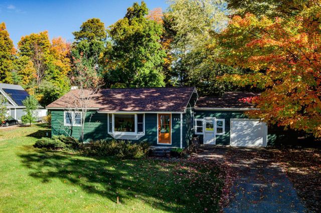 783 S Stony Point Road, Suttons Bay, MI 49682