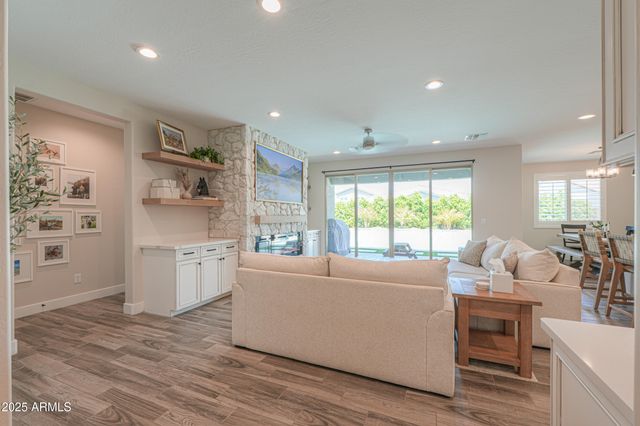 40728 W HALL Drive, Maricopa, AZ 85138