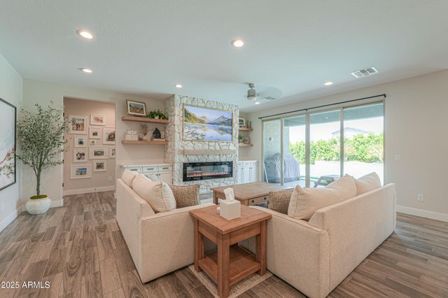 40728 W HALL Drive, Maricopa, AZ 85138