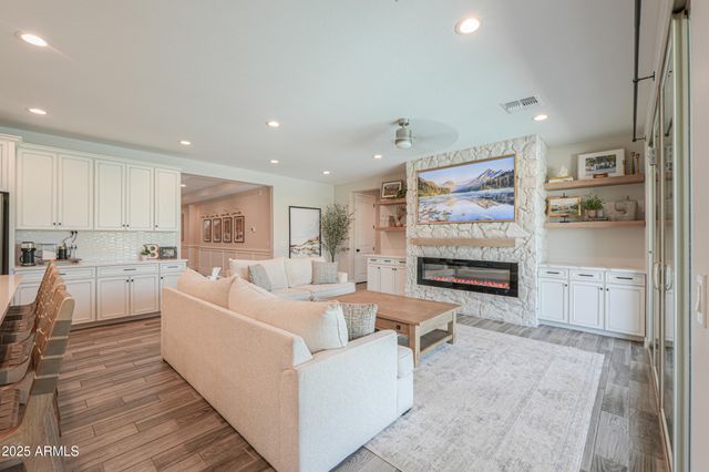 40728 W HALL Drive, Maricopa, AZ 85138