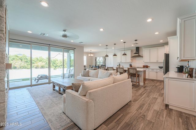 40728 W HALL Drive, Maricopa, AZ 85138