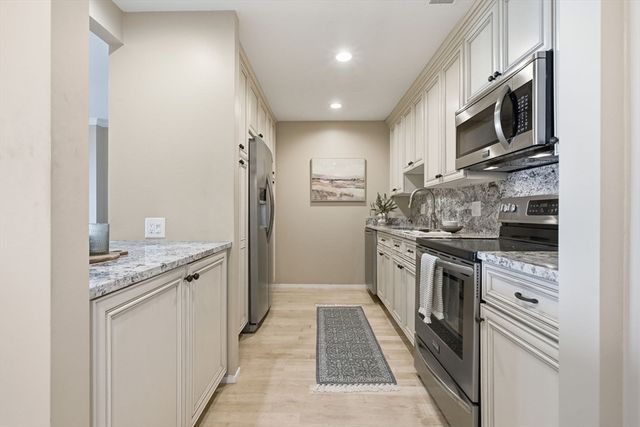 1 Seal Harbor 210, Winthrop, MA 02152