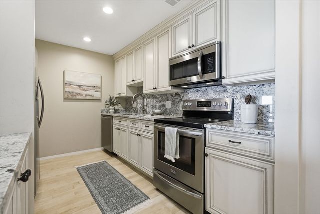 1 Seal Harbor 210, Winthrop, MA 02152