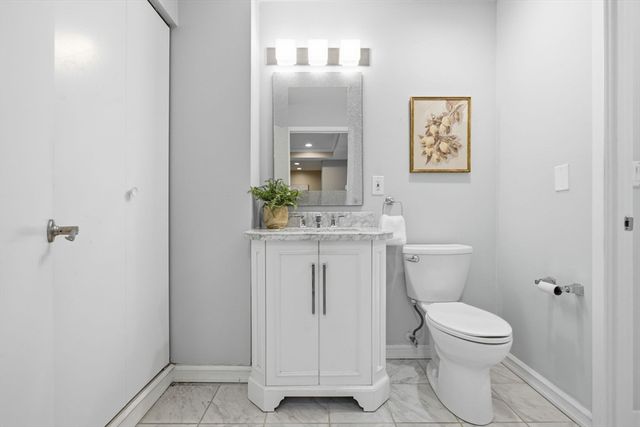 1 Seal Harbor 210, Winthrop, MA 02152