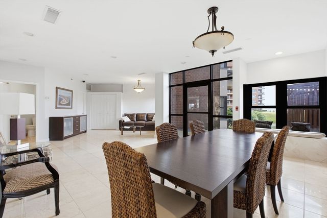 1 Seal Harbor 210, Winthrop, MA 02152