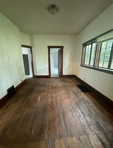 411 Mitchell Place, Kalamazoo, MI 49007