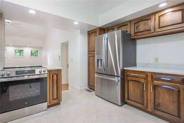 212 Grandon Road, Oakwood, OH 45419