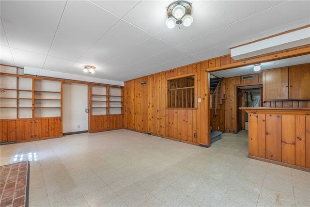 212 Grandon Road, Oakwood, OH 45419