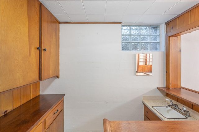 212 Grandon Road, Oakwood, OH 45419