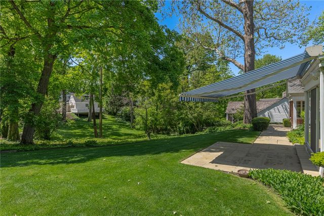 212 Grandon Road, Oakwood, OH 45419