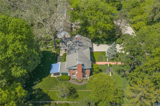 212 Grandon Road, Oakwood, OH 45419