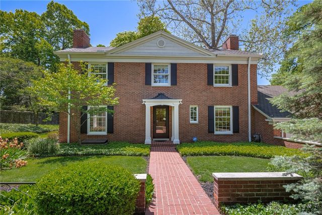 212 Grandon Road, Oakwood, OH 45419