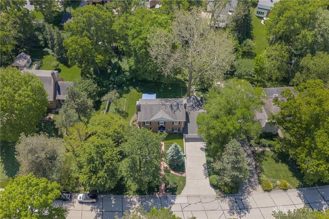212 Grandon Road, Oakwood, OH 45419