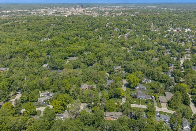 212 Grandon Road, Oakwood, OH 45419