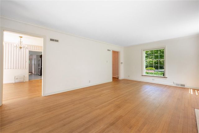 212 Grandon Road, Oakwood, OH 45419