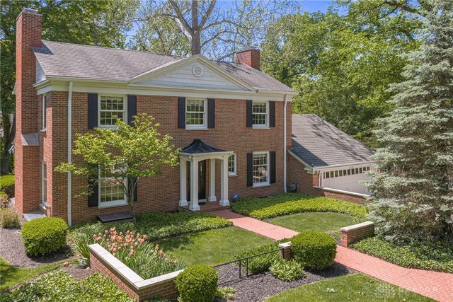 212 Grandon Road, Oakwood, OH 45419