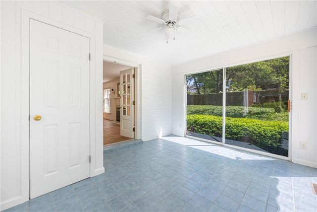 212 Grandon Road, Oakwood, OH 45419