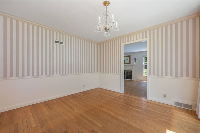 212 Grandon Road, Oakwood, OH 45419