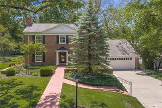 212 Grandon Road, Oakwood, OH 45419