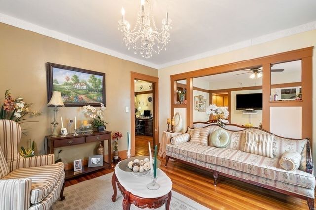 93 Florence 2, Boston, MA 02131