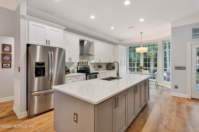 125 DEER LAKE Drive, Ponte Vedra Beach, FL 32082