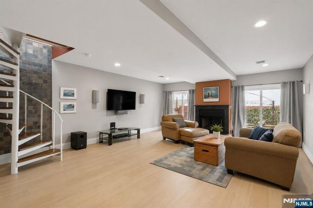 9121 Newkirk Avenue, North Bergen, NJ 07047