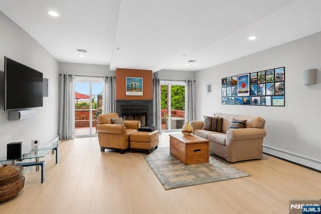 9121 Newkirk Avenue, North Bergen, NJ 07047