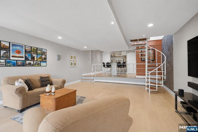 9121 Newkirk Avenue, North Bergen, NJ 07047
