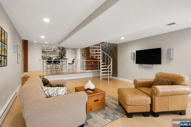 9121 Newkirk Avenue, North Bergen, NJ 07047