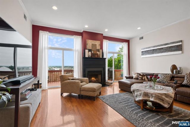 9121 Newkirk Avenue, North Bergen, NJ 07047