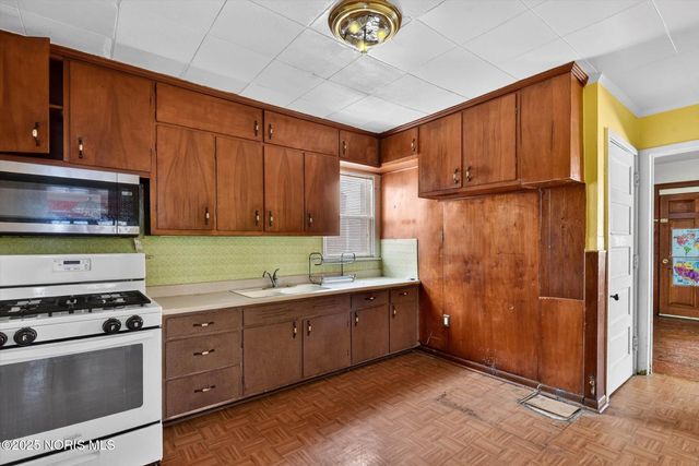 3209 Kimball Avenue, Toledo, OH 43610