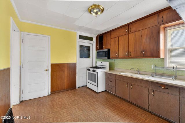 3209 Kimball Avenue, Toledo, OH 43610