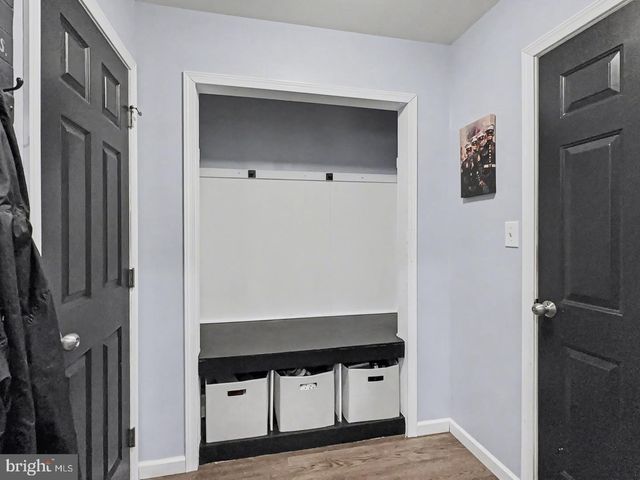10 CORIANDER LN, Manchester, PA 17345