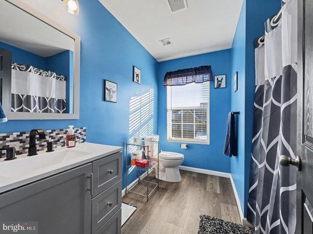 10 CORIANDER LN, Manchester, PA 17345