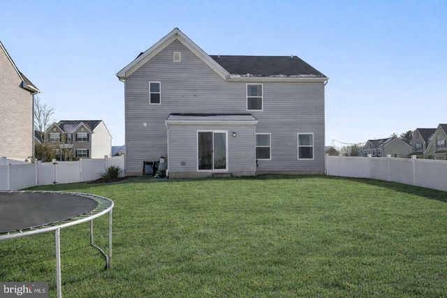10 CORIANDER LN, Manchester, PA 17345