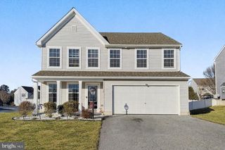 10 CORIANDER LN, Manchester, PA 17345