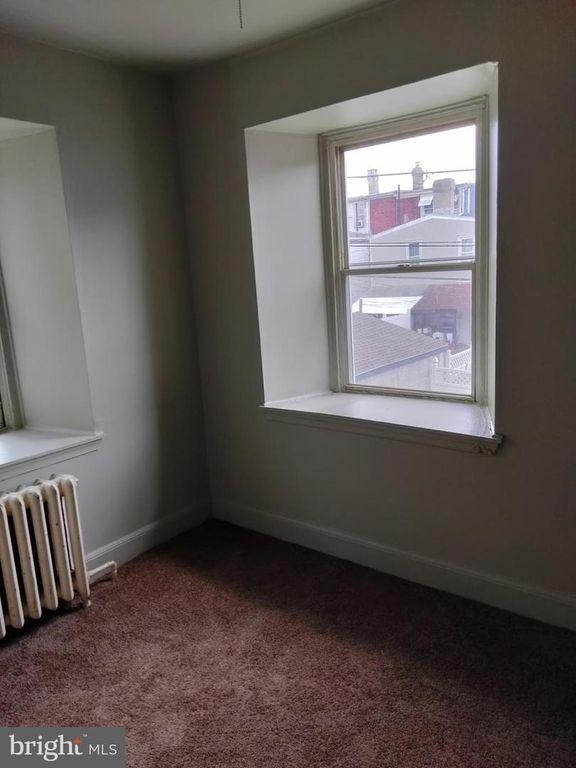 19 ROBERTS ALY, Norristown, PA 19401