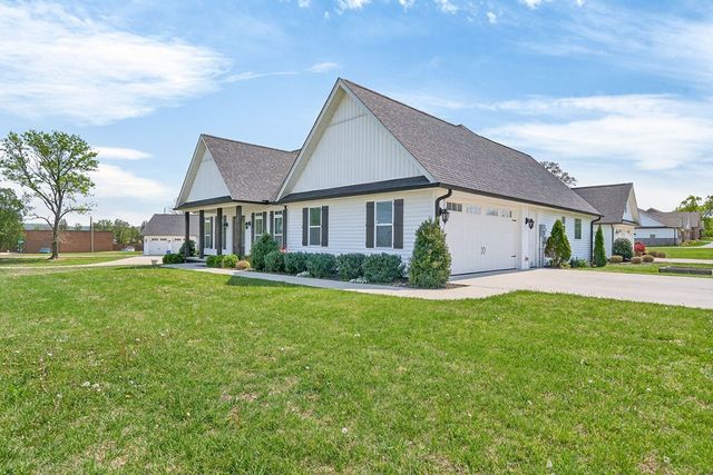 1415 E 10th St, Cookeville, TN 38501