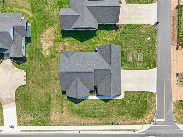 1415 E 10th St, Cookeville, TN 38501