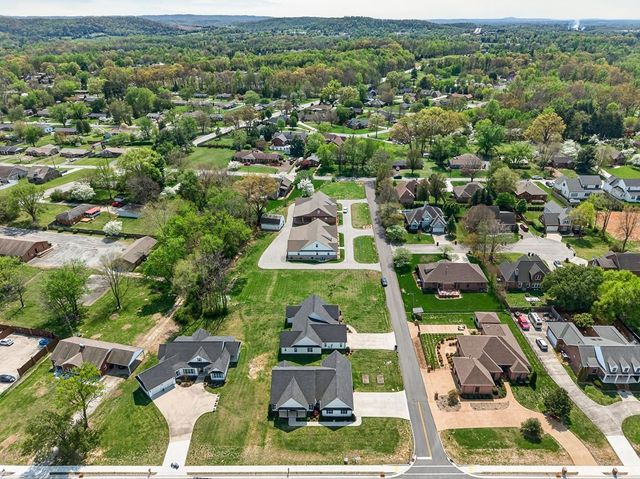 1415 E 10th St, Cookeville, TN 38501
