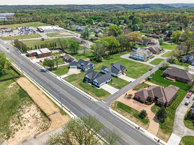 1415 E 10th St, Cookeville, TN 38501