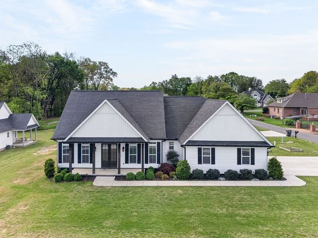 1415 E 10th St, Cookeville, TN 38501