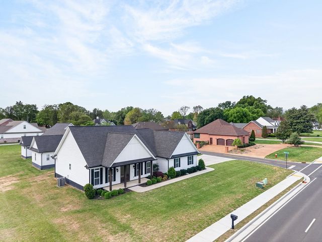 1415 E 10th St, Cookeville, TN 38501