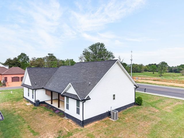 1415 E 10th St, Cookeville, TN 38501