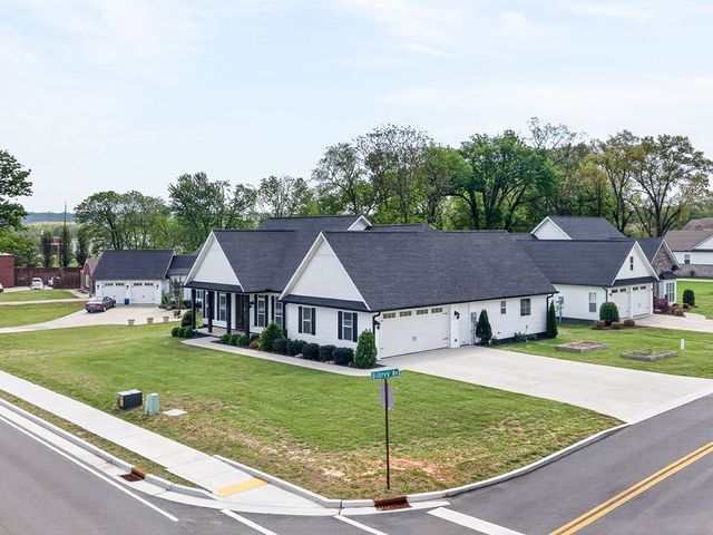 1415 E 10th St, Cookeville, TN 38501