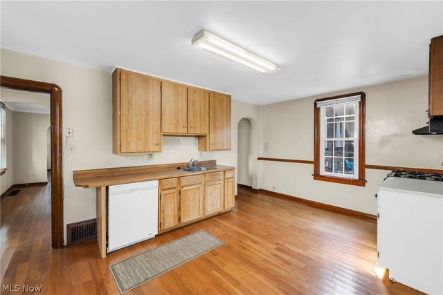 2186 Cornell Road, Cleveland, OH 44106